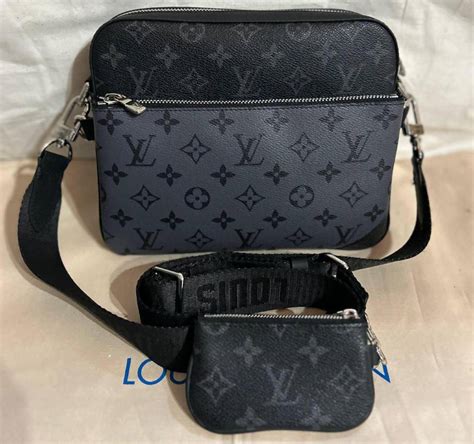 borsello uomo louis vuitton nero|Trio Messenger Monogram Eclipse .